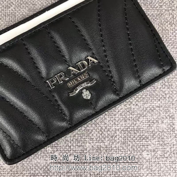 PRADA普拉達 專櫃最新款式 頂級原單納帕牛皮 三層信用卡夾 1MC208 DD1711
